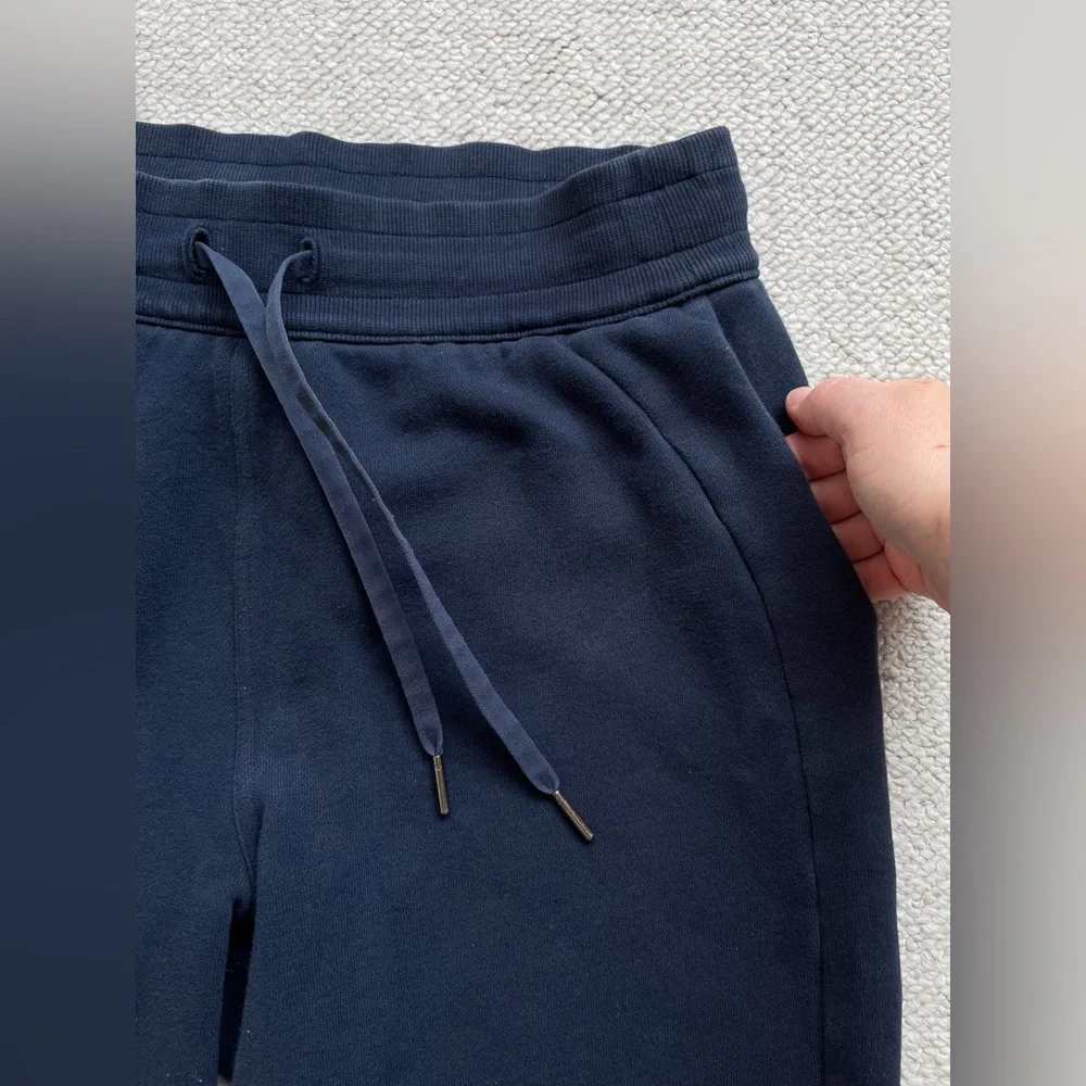 Lululemon Women’s Scuba Relaxed High-Rise Jogger, True Navy, Size 8 - Picture 7 of 10